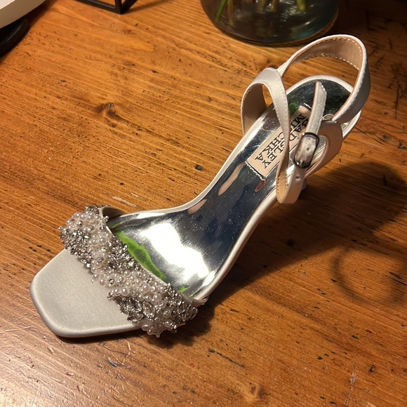 Badgley Mischka Kate Wedding Sandals Ivory - Picture 8 of 12